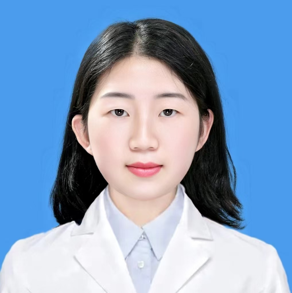洪丹.jpg